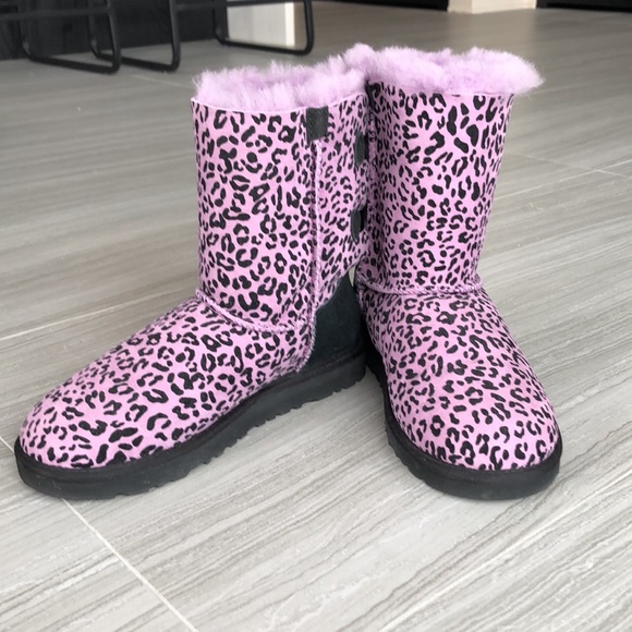 Bailey Bow Rosette Uggs in Lavender - new without box - Picture 3 of 6